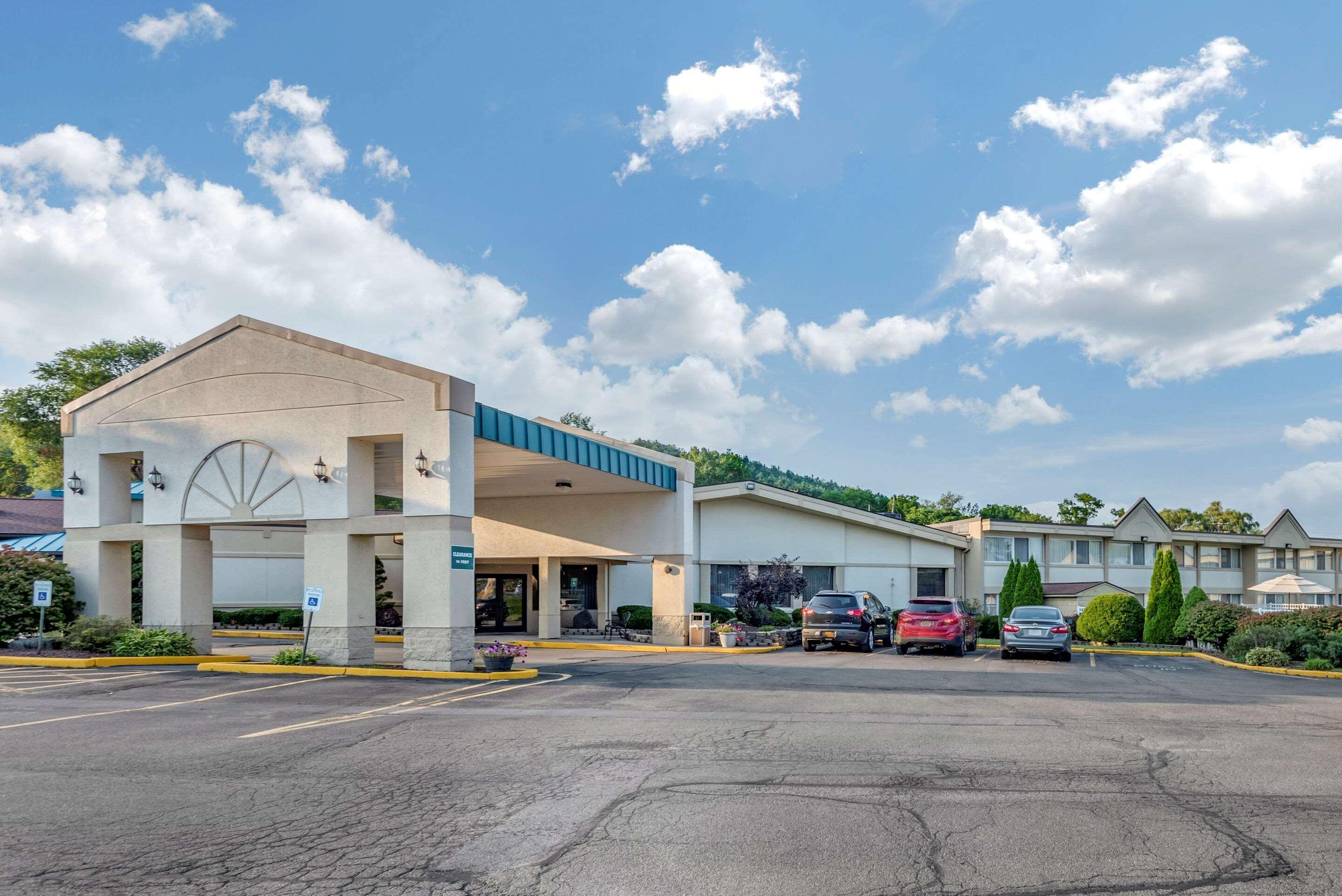Quality Inn & Suites Vestal Binghamton Near University Eksteriør bilde