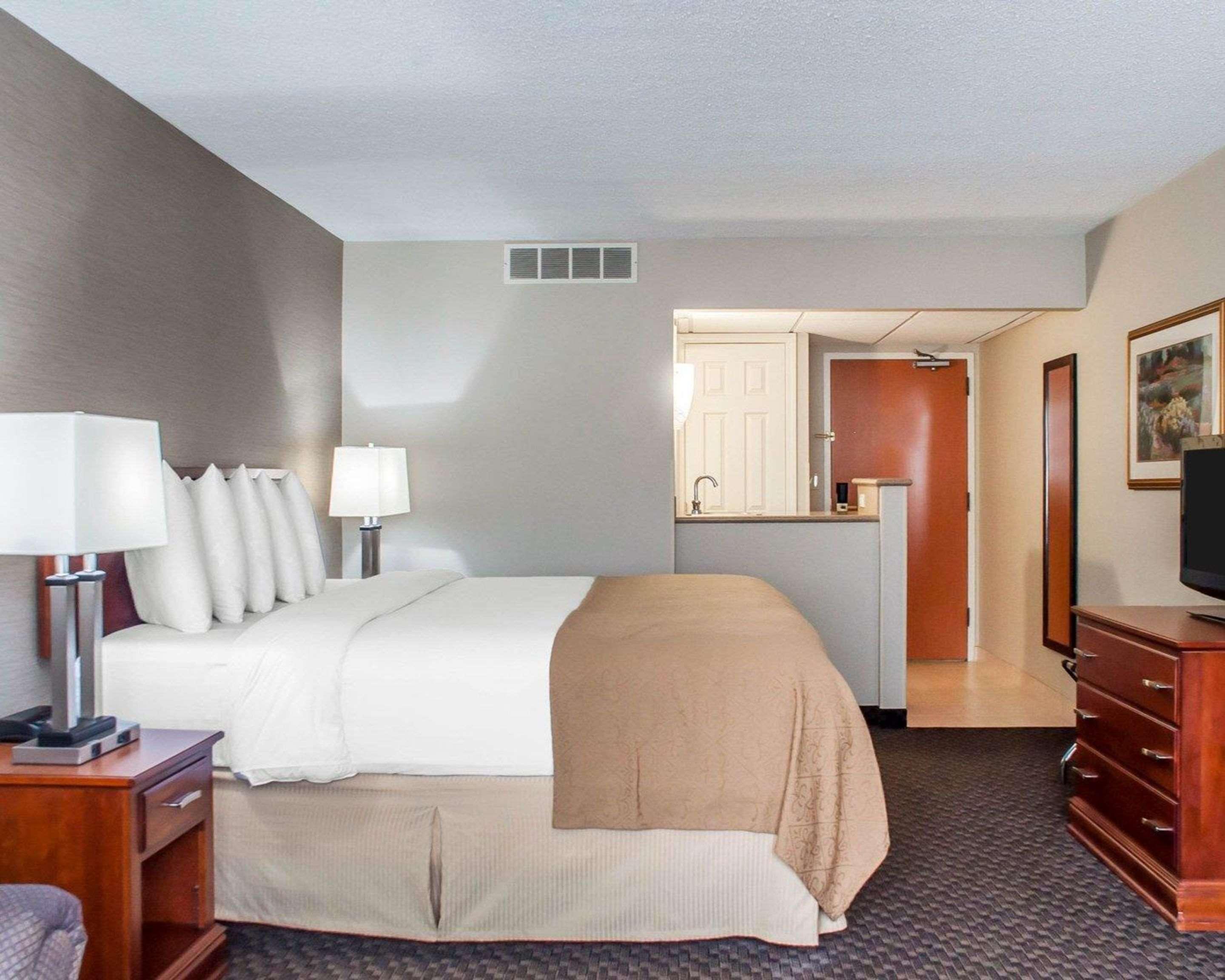 Quality Inn & Suites Vestal Binghamton Near University Eksteriør bilde