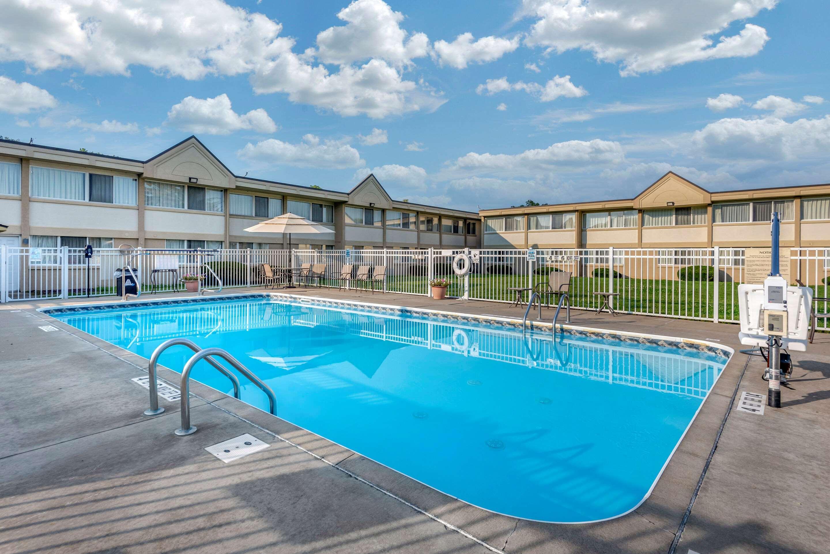 Quality Inn & Suites Vestal Binghamton Near University Eksteriør bilde